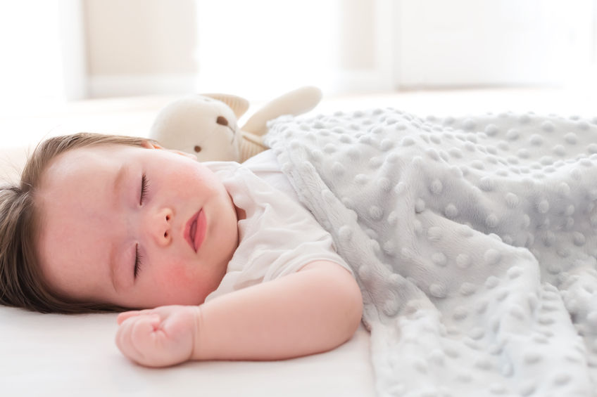 寶寶夜哭睡不好全家累醫師訓練新生兒睡過夜先搞懂1歲前睡眠週期2