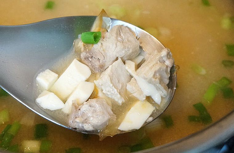 營養好喝又超簡單的「旗魚味增湯」