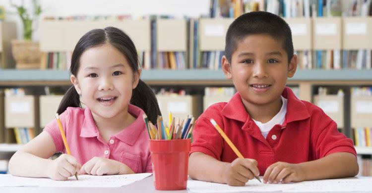 爸媽頭很大，兩歲小孩該念幼幼班嗎？