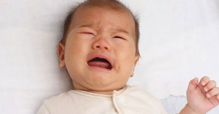 寶寶大哭或哭太久，腹股溝「鼓一包」？別輕忽疝氣的危險