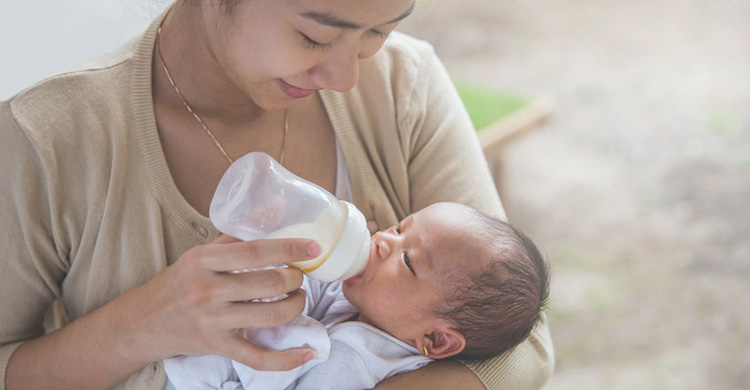 新生兒若經常吐奶，該注意些什麼？