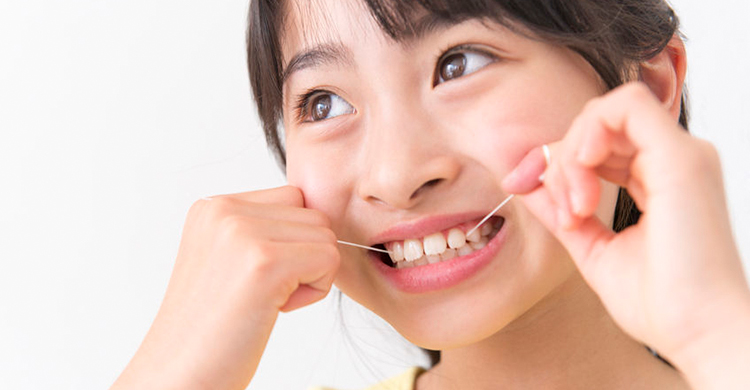 《邱柏鈞醫師》看不見不代表沒蛀牙！建立牙線使用習慣