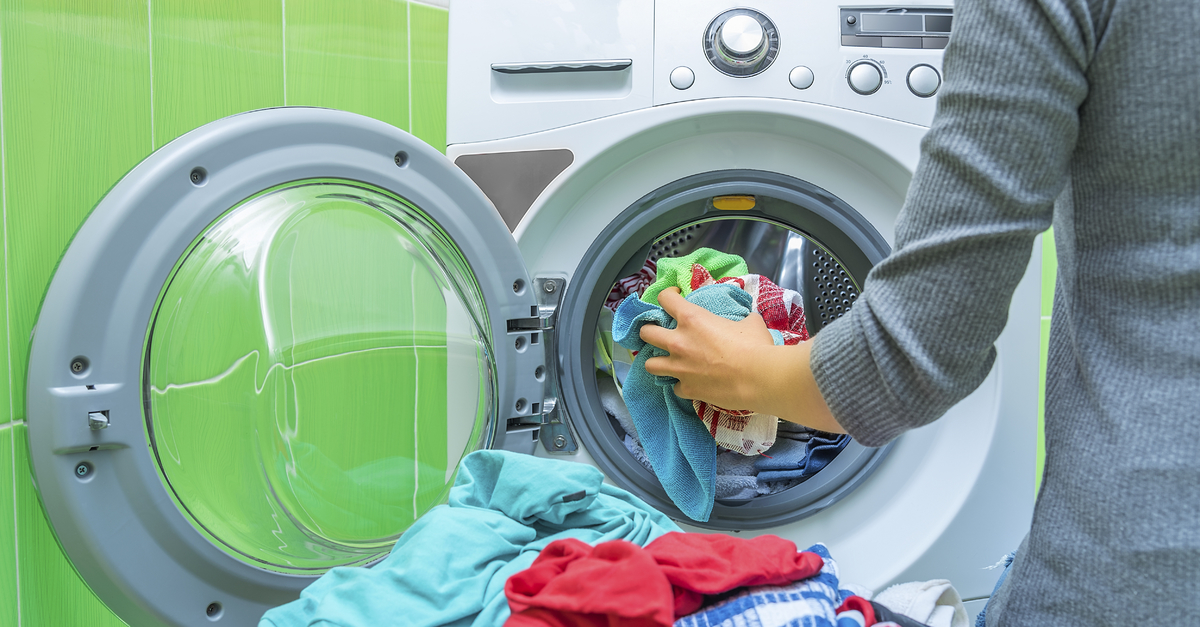 洗衣機非萬能！洗衣服和洗棉被要注意水溫與濕氣