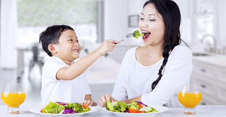 善用四招技巧，孩子吃飯不再三催四請！