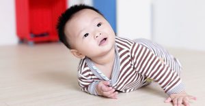 寶寶學坐、爬、站、走的要點，寶媽請收藏！