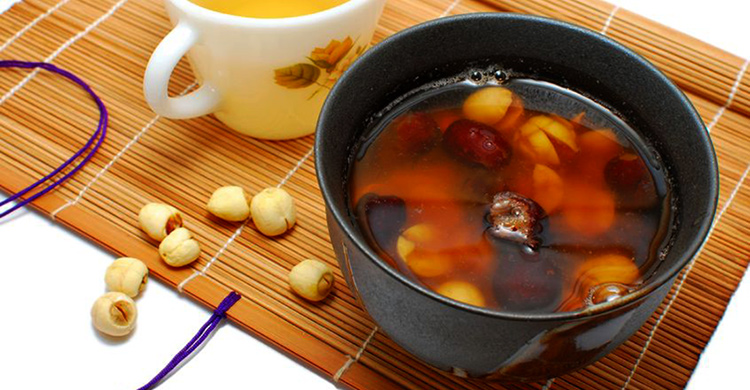 你有失眠的困擾嗎？快來一碗桂圓紅棗蓮子湯來滋養心神！