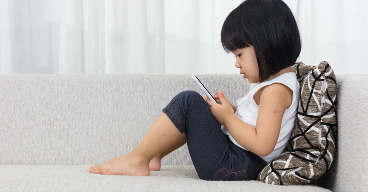 4歲童過動不受控， 3C保母藏數位傷害