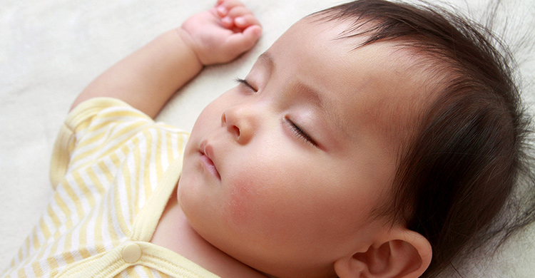 趴睡,嬰兒枕,翻身,窒息,枕頭,新生兒