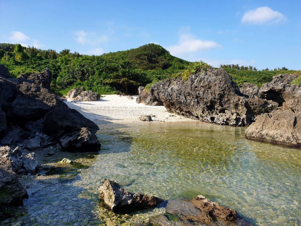 小巴里島岩海灘