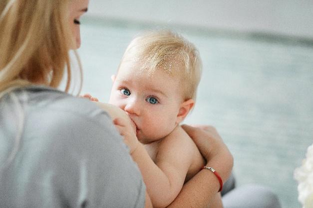 喝母乳增強寶寶免疫力