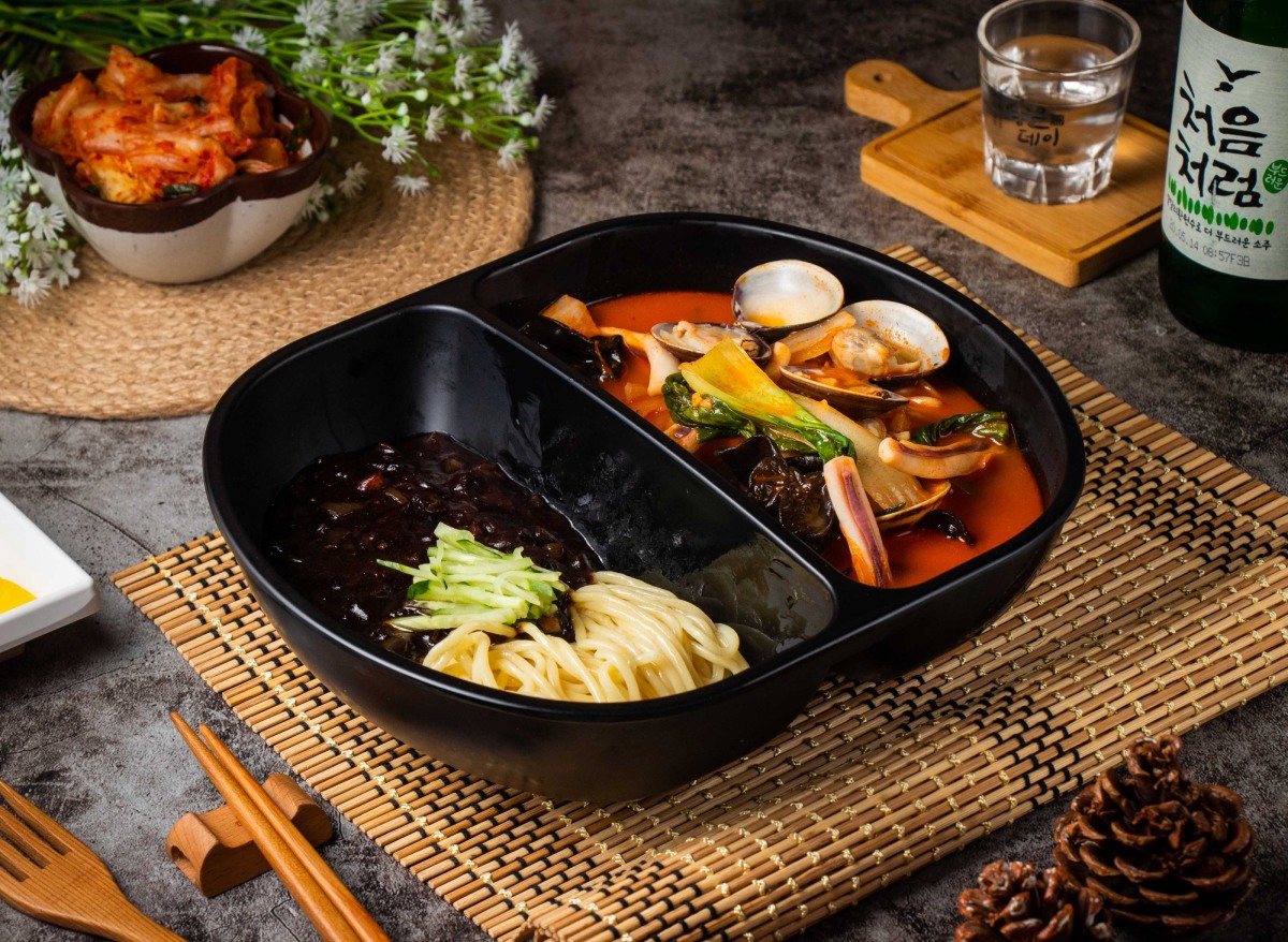 台北美食推薦／《韓華園》經典的韓式中華料理招牌菜：半半麵